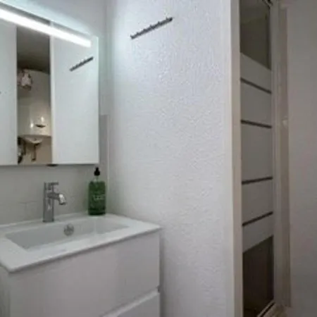 2 Pieces Avec Terrasse Et Parking A - Fr-1-225c-96 בניולס-סור-מר